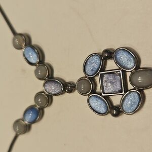 LIZ CLAIRBORNE Blue & Lavender Glass Design On Silvertone Snake 16" Necklace